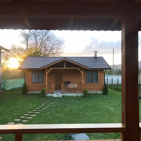 михайлови بيت ضيافة ساباريفا بانيا